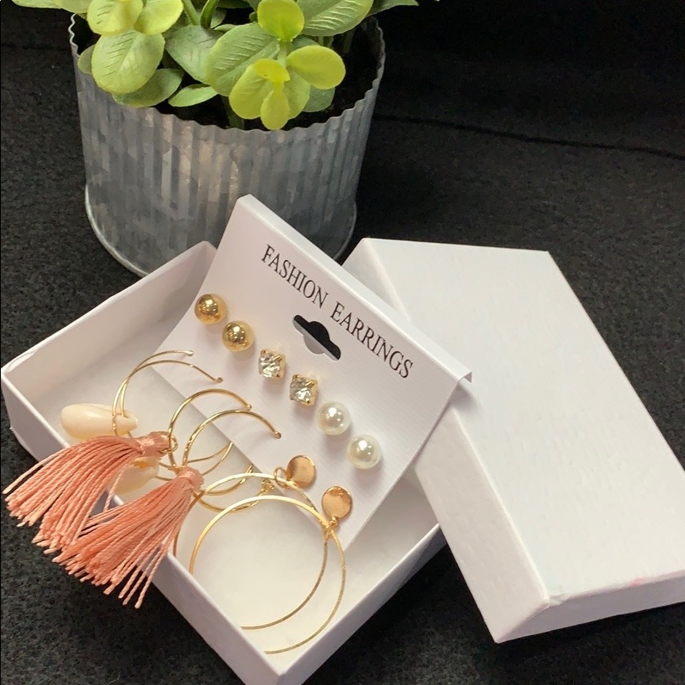 Fashion Earrings Set w/ Gift Box
